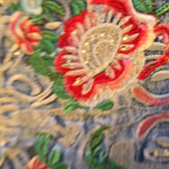 VENUS Floral Embroidered Blue Cropped  Jeans With Rhinestone Detailing - Picture 15 of 15